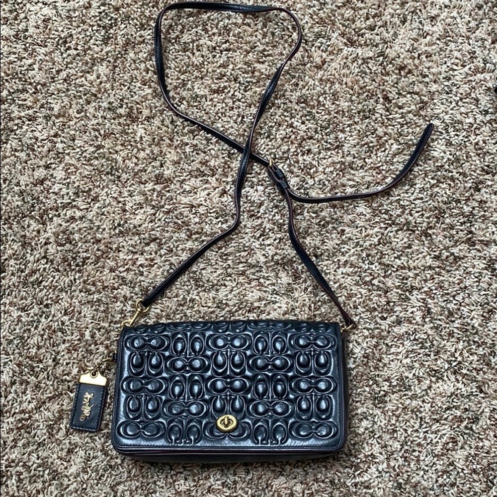 Coach Dinky In Signature Leather
Black/Brass